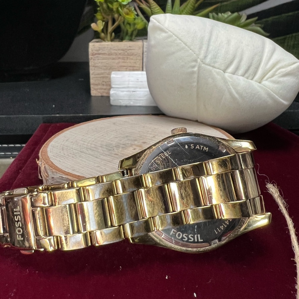 FOSSIL Gold Tone Watch ✨ - Picture 13 of 15
